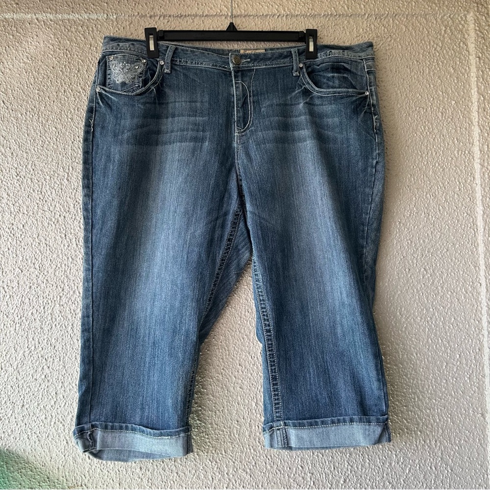 Earl Jean Women's Cuffed  Denim Capri Jeans w/Rhinestone pockets 22W